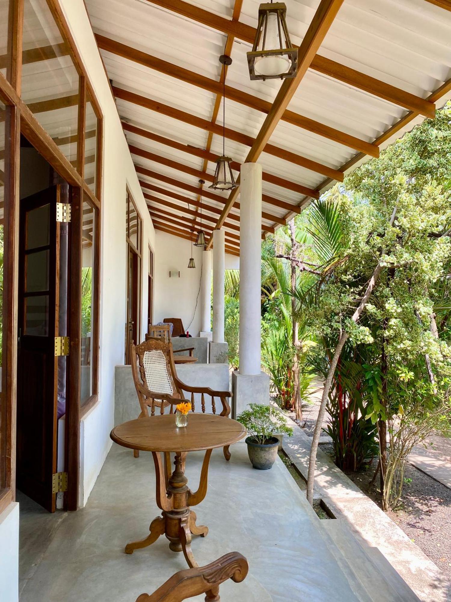 The Dale Mirissa Hotel Exterior photo